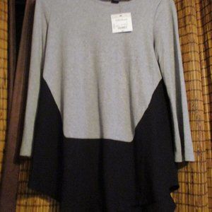 Womens sweater/ top  size MED. LIZ CLAIBORN New